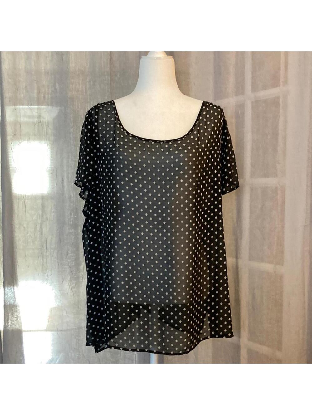 Pleione short-sleeve blouse
